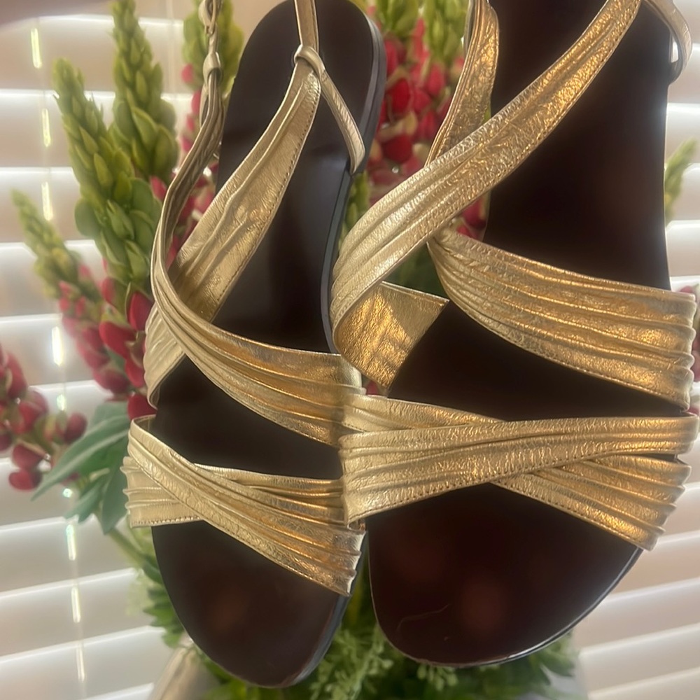 COLE HAAN GOLD SANDALS SZ 8